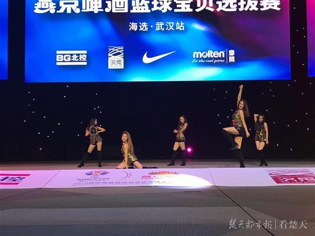 武汉这群大学生舞蹈啦啦操高手，最近接连斩金夺银获大奖