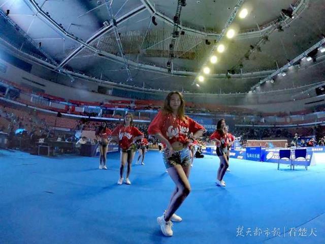 武汉这群大学生舞蹈啦啦操高手，最近接连斩金夺银获大奖