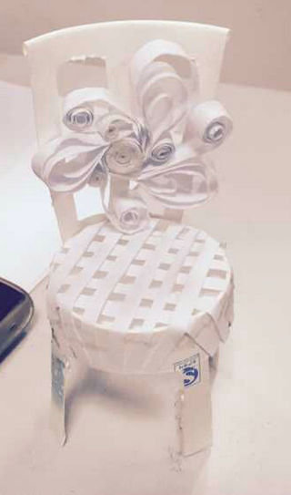 1446787558101172.jpg “迷你椅” 摄影:朱姝帆_jpg.jpg