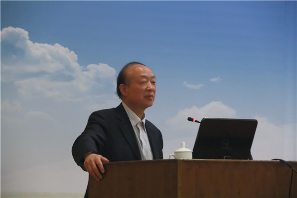 1463972434821993.jpg 中国物流与采购联合会前常务副会长丁俊发讲话.jpg