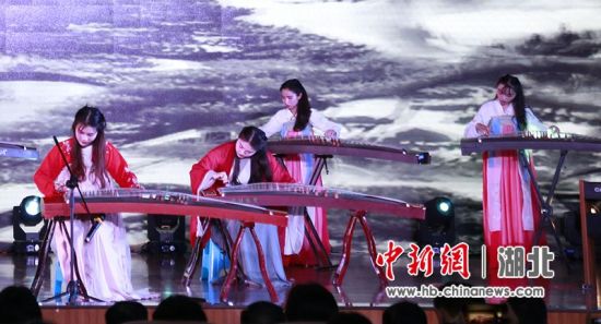 启动仪式现场古筝演奏《竞渡·筝先》 刘磊杰 摄