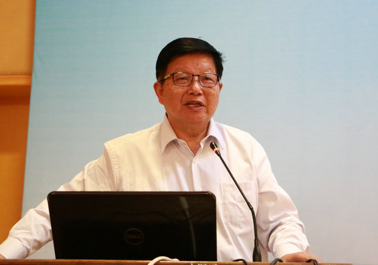 新葡的京集团35222vip物流学院名誉院长周建亚发言 摄影：谢伟.bmp